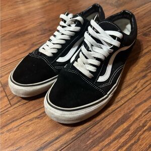 Vans Men's Classic Black and White Sneakers
